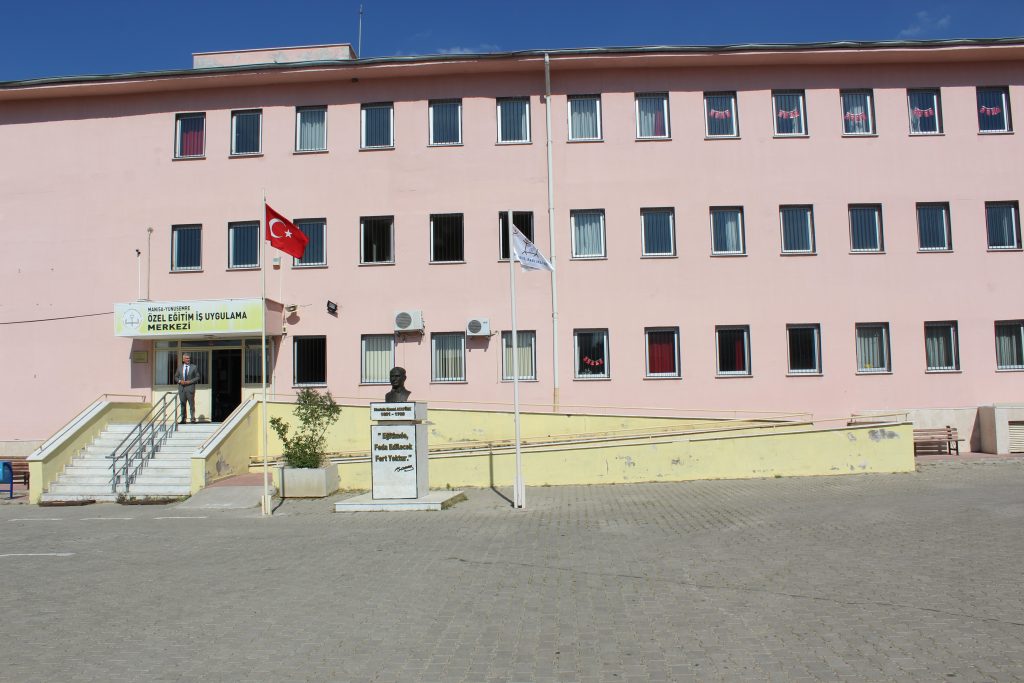 Manisa / Yunusemre-Manisa Özel Eğitim Uygulama Okulu 2. Ve 3. Kademe, Manisa Özel Eğitim Meslek Okulu
